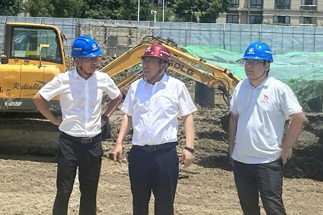 公司黨委書記、董事長李明華到蘇州清樹灣項(xiàng)目檢查指導(dǎo)工作.jpg